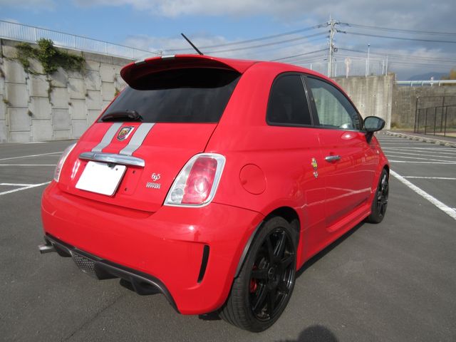 FIAT ABARTH 695 2011 Image 31