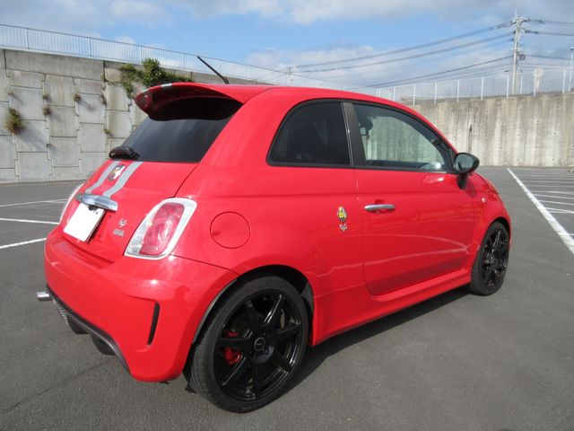 FIAT ABARTH 695 2011 Image 31