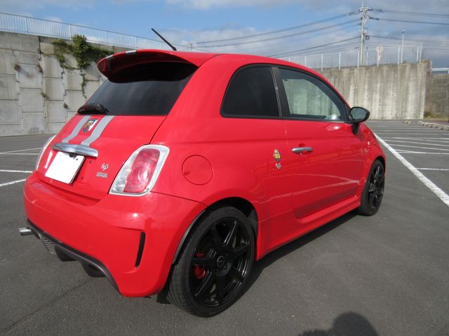 FIAT ABARTH 695 2011 Image 31