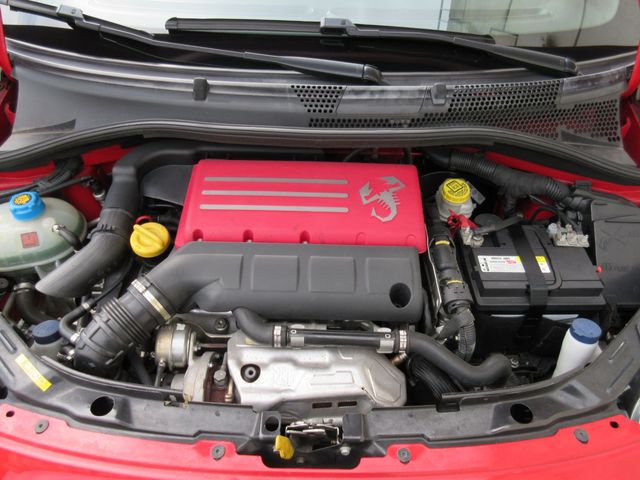FIAT ABARTH 695 2011 Image 31