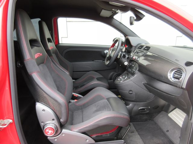 FIAT ABARTH 695 2011 Image 31