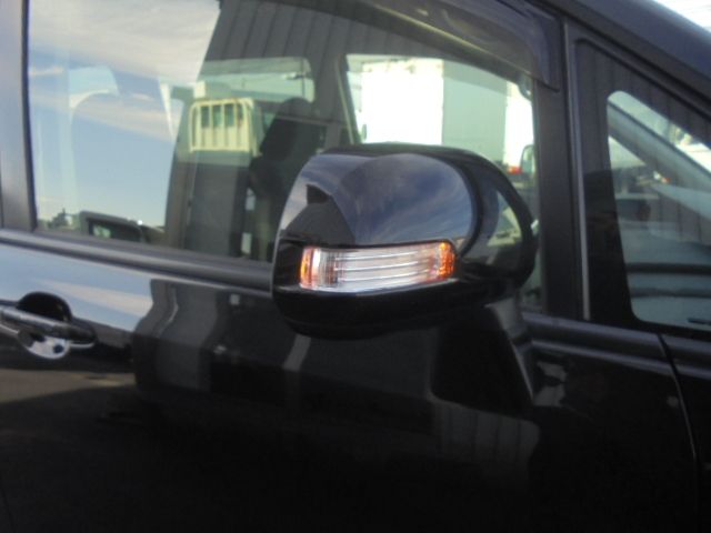 TOYOTA VOXY 2010 Image 31