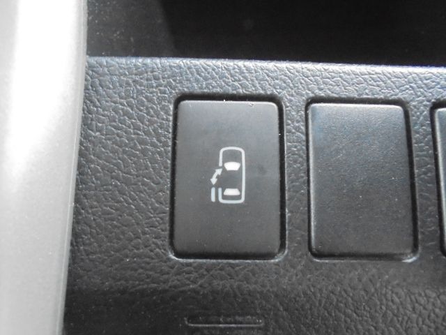 TOYOTA VOXY 2010 Image 31