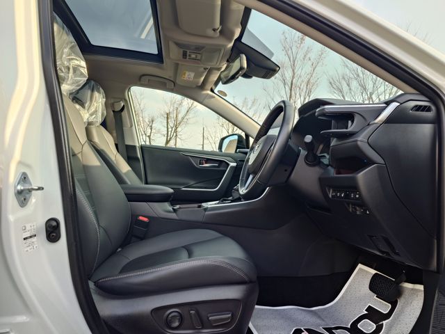 TOYOTA RAV4 HYBRID 4WD 2023 Image 31
