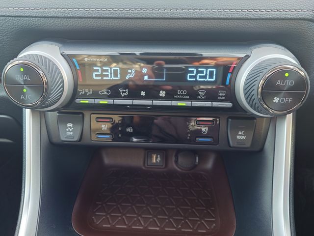 TOYOTA RAV4 HYBRID 4WD 2023 Image 31