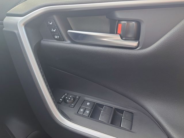 TOYOTA RAV4 HYBRID 4WD 2023 Image 31