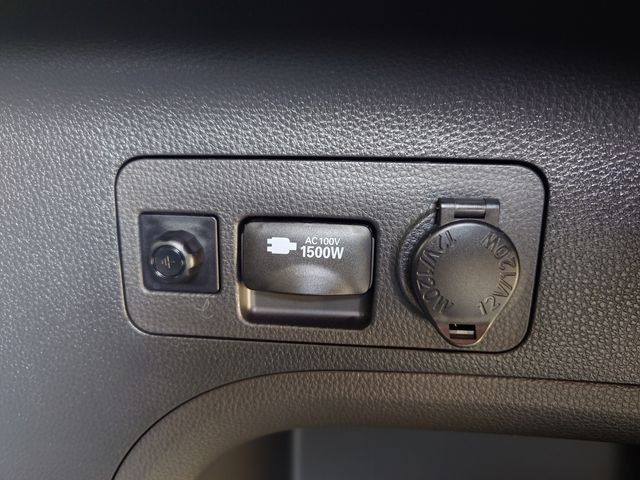 TOYOTA RAV4 HYBRID 4WD 2023 Image 31