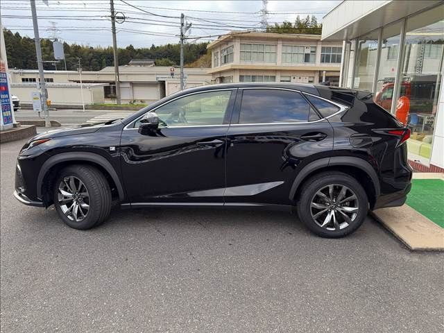 TOYOTA LEXUS NX300 2017 Image 31