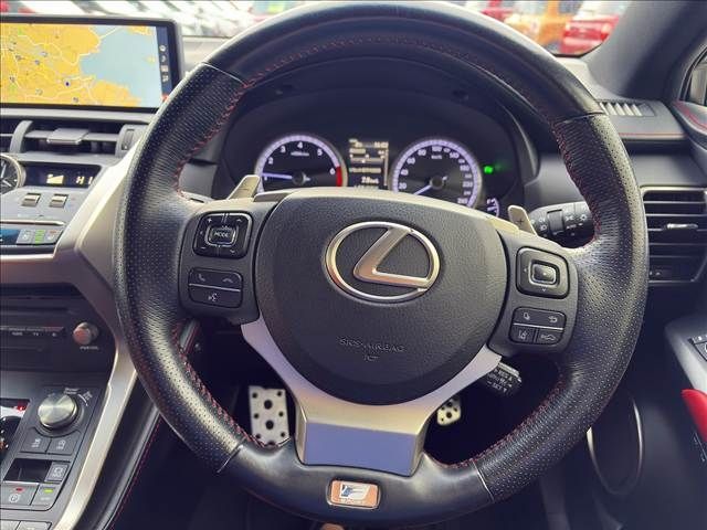 TOYOTA LEXUS NX300 2017 Image 31