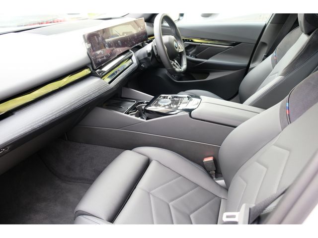 BMW 5SERIES TOURING 2025 Image 31