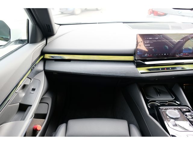 BMW 5SERIES TOURING 2025 Image 31