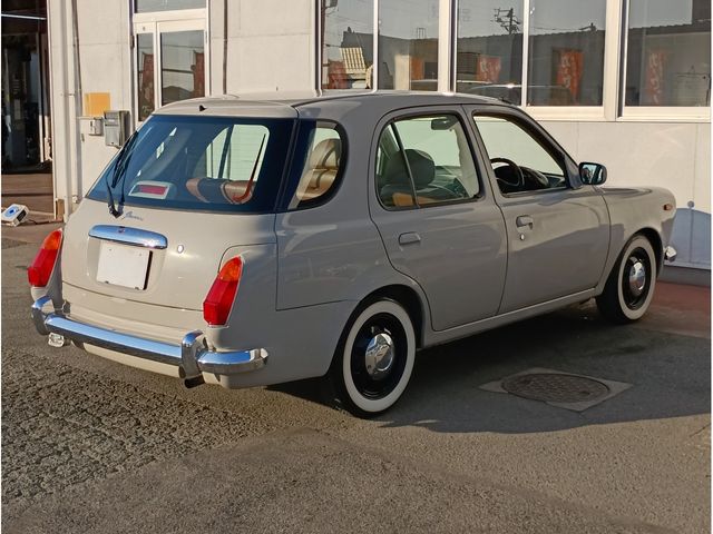 NISSAN MARCH BOX 2000 Image 31