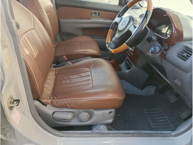 NISSAN MARCH BOX 2000 Image 31