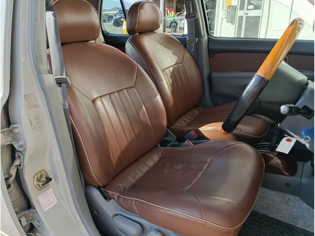 NISSAN MARCH BOX 2000 Image 31