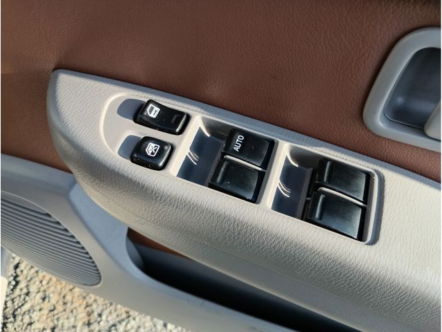 NISSAN MARCH BOX 2000 Image 31