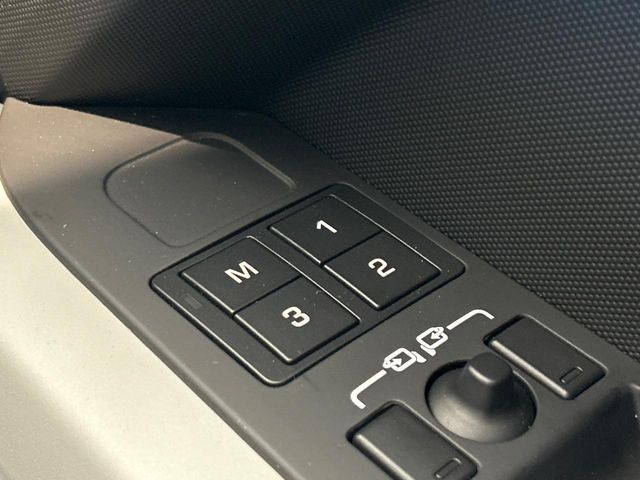 ROVER DEFENDER 2023 Image 31