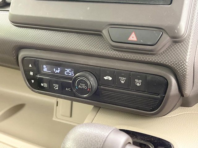 HONDA N BOX 2018 Image 31