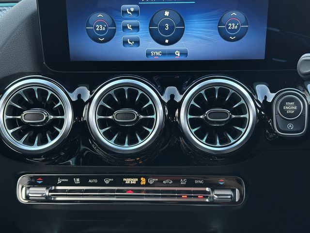 MERCEDES BENZ GLA CL 2024 Image 31