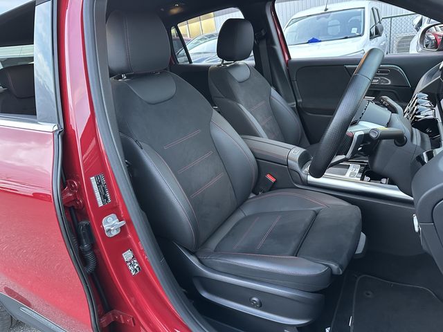 MERCEDES BENZ GLA CL 2024 Image 31