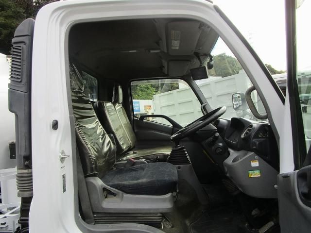TOYOTA DYNA 2017 Image 31