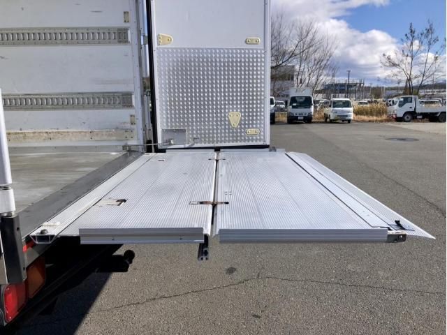 ISUZU FORWARD 2017 Image 31