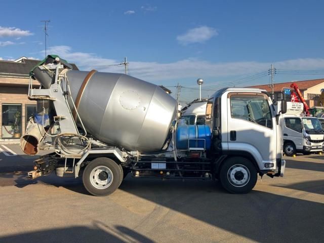 ISUZU FORWARD 2015 Image 31