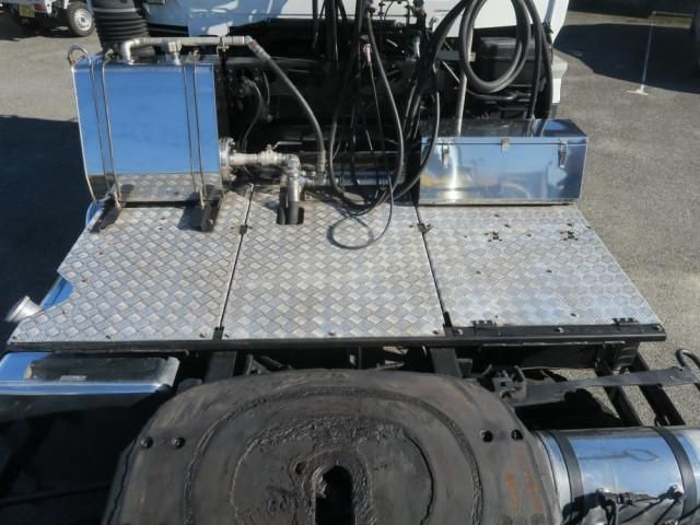 NISSAN DIESEL QUON 2015 Image 31