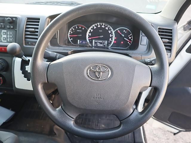 TOYOTA HIACE VAN 2WD 2020 Image 31