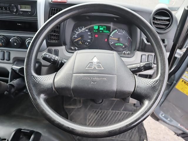 MITSUBISHI CANTER 2017 Image 31