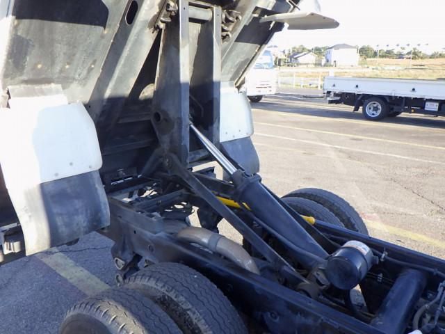 MITSUBISHI CANTER 2018 Image 31