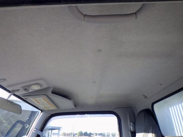 MITSUBISHI CANTER 2018 Image 31