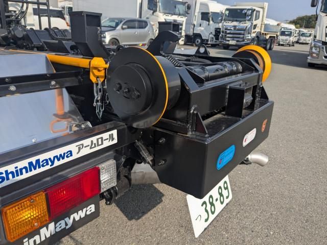 MITSUBISHI CANTER 2025 Image 31