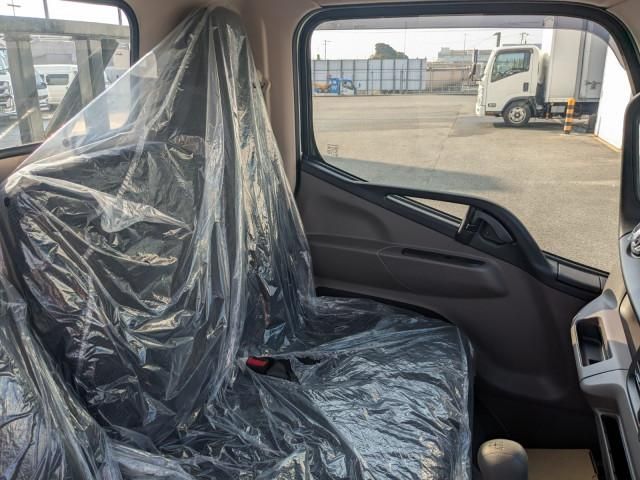 MITSUBISHI CANTER 2025 Image 31