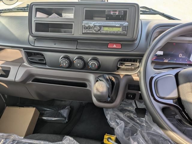 MITSUBISHI CANTER 2025 Image 31