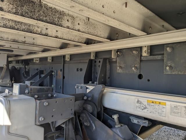 MITSUBISHI FUSOU SUPER GREAT 2016 Image 31