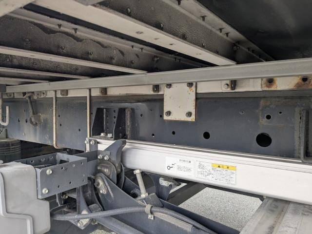 NISSAN DIESEL QUON 2014 Image 31