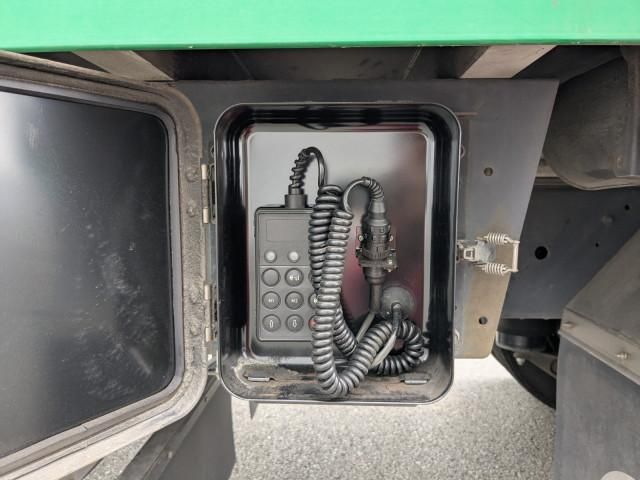 NISSAN DIESEL QUON 2014 Image 31