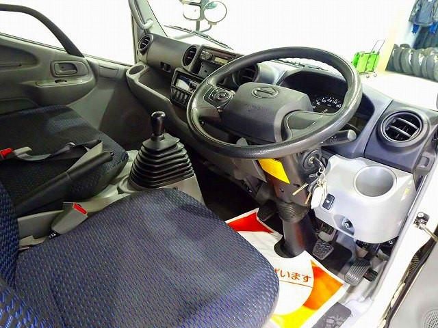 HINO DUTRO 2020 Image 31