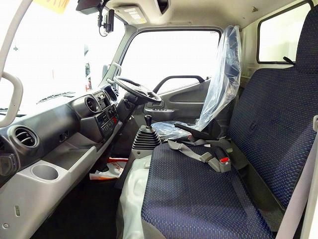 HINO DUTRO 2020 Image 31