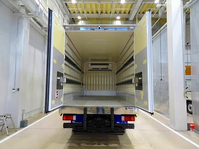 HINO DUTRO 2020 Image 31