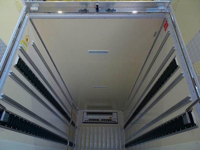 HINO DUTRO 2020 Image 31