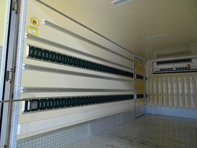 HINO DUTRO 2020 Image 31