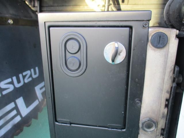 ISUZU ELF 2011 Image 31