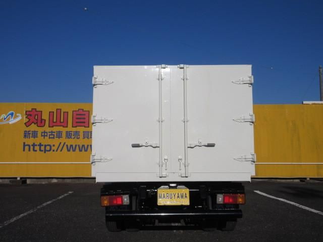 HINO DUTRO 2019 Image 31