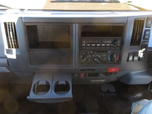 ISUZU ELF 2007 Image 31