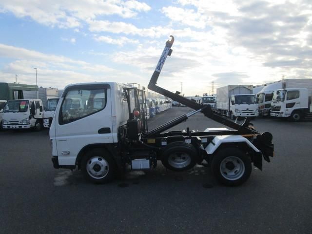 MITSUBISHI CANTER 2024 Image 31