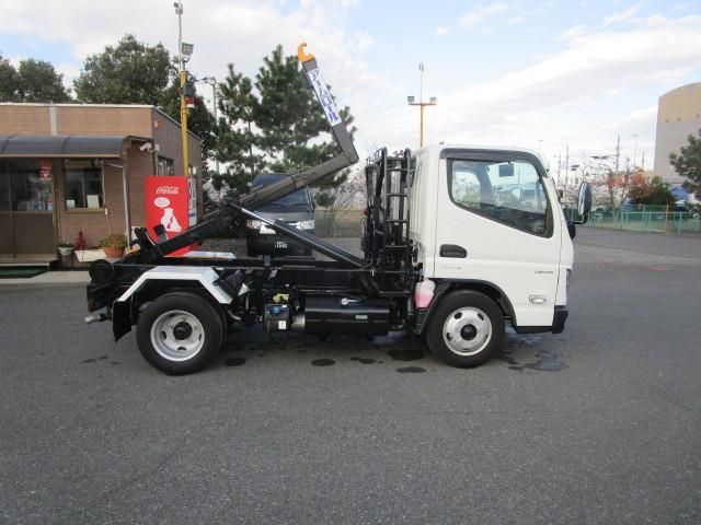 MITSUBISHI CANTER 2024 Image 31