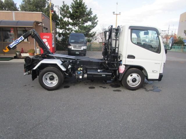 MITSUBISHI CANTER 2024 Image 31