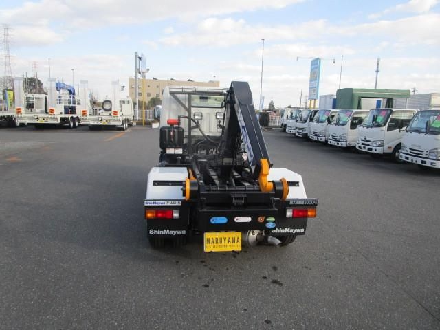 MITSUBISHI CANTER 2024 Image 31