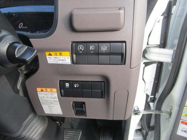 MITSUBISHI CANTER 2024 Image 31